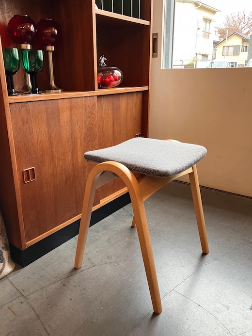 秋田木工、スツール、剣持勇、張替え済み