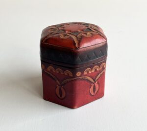 茶道具、見立て、菓子入れ、お香入れ、レザーボックス、鴻池製作所、革細工