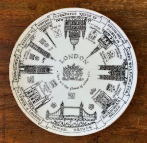 絵皿、ロンドン、ボーンチャイナ、2000年