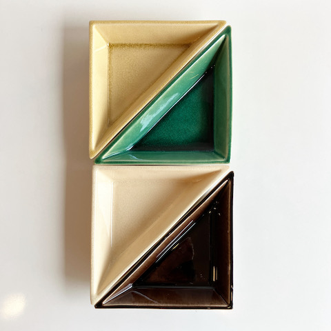 三角形皿、春色、スタッキング