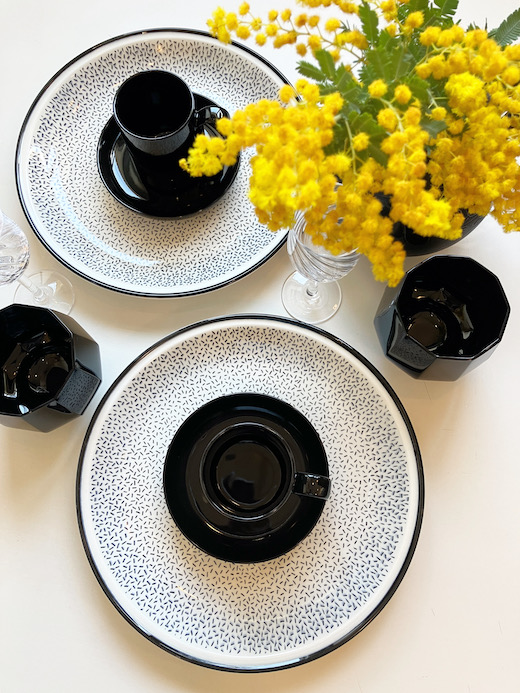 ミモザの日、モノトーン、ブラック、ヴィンテージ食器