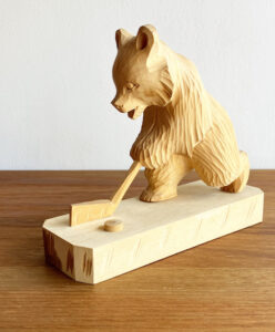 ロシア雑貨、木彫の熊、クマ