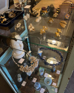 ヴィンテージアクセサリー、ビーズネックレス、ゴールドイヤリング