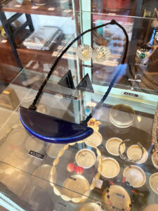 陶器のアクセサリー、モダンアクセサリー、ヴィンテージアクセサリー