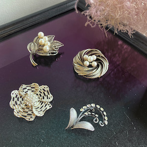 ヴィンテージブローチ、シルバー、フォーマル、セレモニーアクセサリー