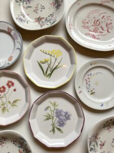 ヴィンテージ食器、プレート、ボタニカルパターン、スティグリンドベリ、花柄