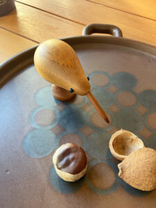 木の鳥、キーウィ、ニュージーランド、木彫